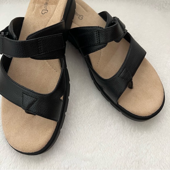 NWOT BareTraps Rowan Wedge Sandal WIDE - Picture 2 of 9